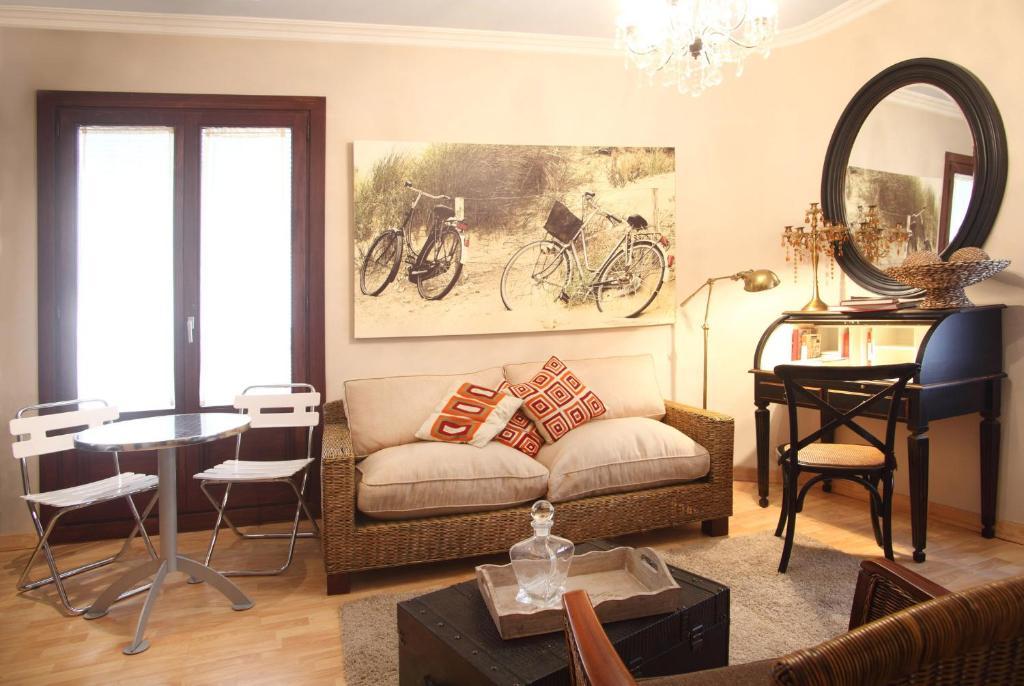 Apartamentos Alcoba de Baco Barbastro Habitación foto