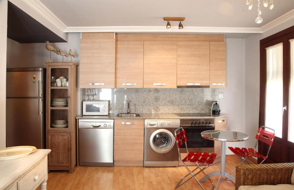 Apartamentos Alcoba de Baco Barbastro Habitación foto