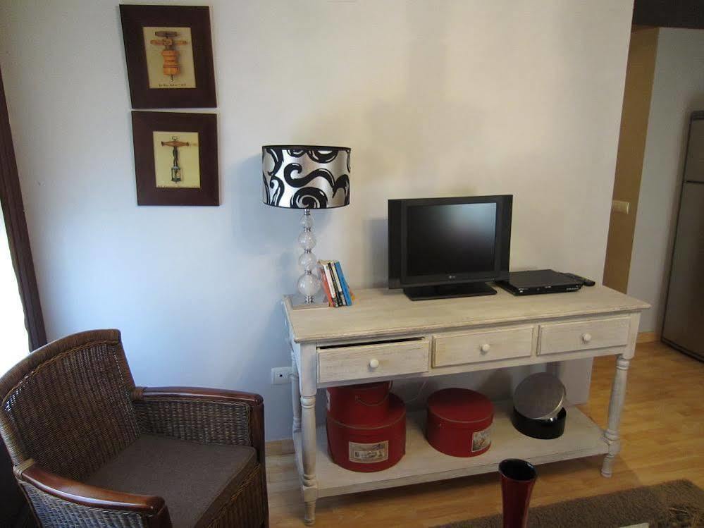 Apartamentos Alcoba de Baco Barbastro Exterior foto